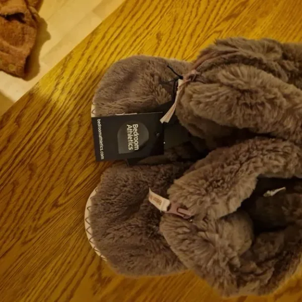 Slippers Grey Bedroom Athletics size 7-8 Brand New with Tags