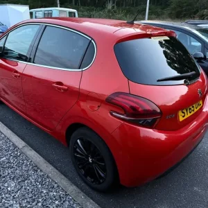 2015 Peugeot 208 1.2 petrol hatchback - Image 4