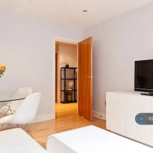 1 bedroom flat in Malmesbury, Wiltshire - Image 4