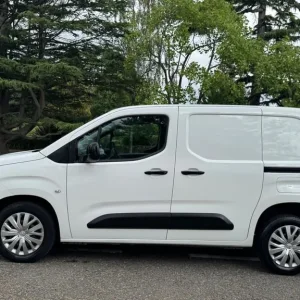 2020 Peugeot Partner 1.5 BlueHDi 1000 Professional Standard Panel Van SWB Euro 6 (s/s) 5dr PANEL ... - Image 4