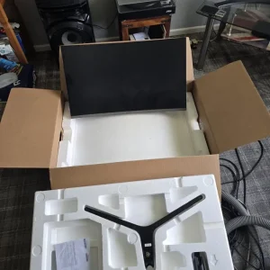 Samsung 32” CR50 Curved Monitor - Image 2