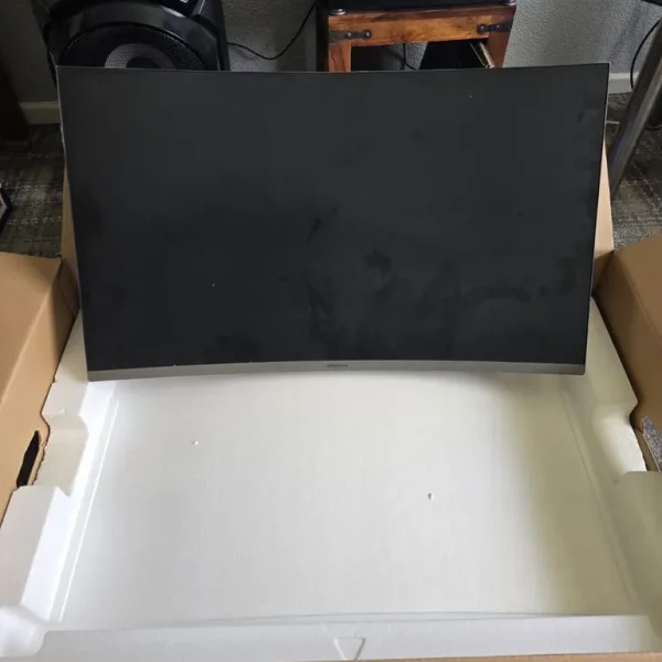 Samsung 32” CR50 Curved Monitor