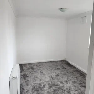 Refurbished 2-Bed Flat with New Kitchen and Bathroom - Image 2
