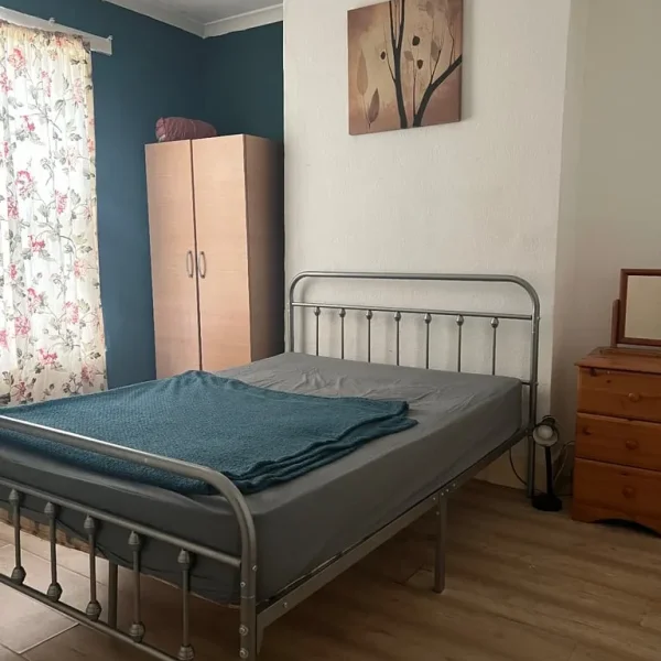 Double room for rent near Seven Kings Station