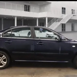 2010 Kia Magentis 2.0 CRDi TR 4dr Saloon Diesel Manual - Image 2