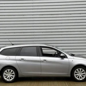 LEFT HAND DRIVE 2015 PEUGEOT 308 SW 1.2 PETROL [ESTATE] FRENCH PLATES | LHD - Image 7