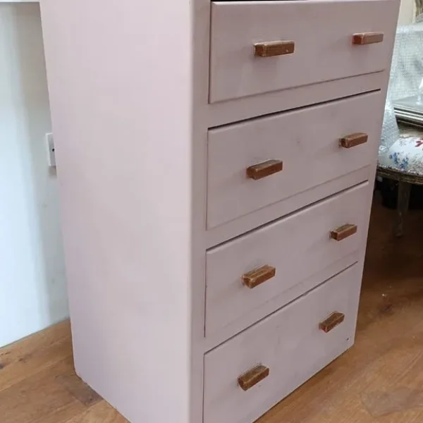 Small chest of drawers