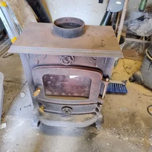 Clarke woodburning stove - Image 2