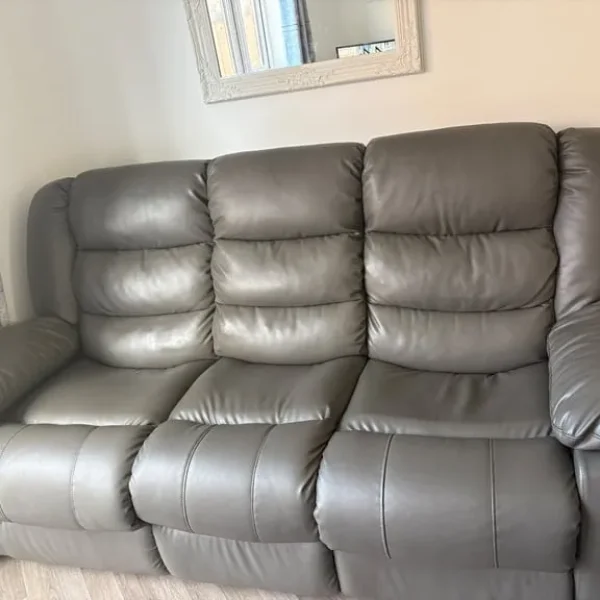 3 seater and 2 seater recliner leather sofa