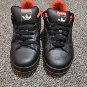 ADIDAS trainer's - black with orange - Image 6