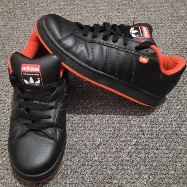 ADIDAS trainer's - black with orange