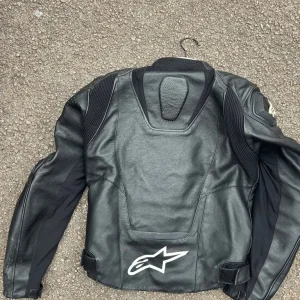 Alpine star 2 piece leathers - Image 2