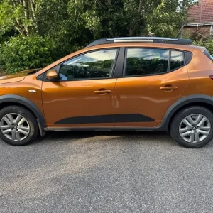 2021 Dacia Sandero Stepway 1.0 TCe Comfort 5dr CVT HATCHBACK Petrol Automatic - Image 4