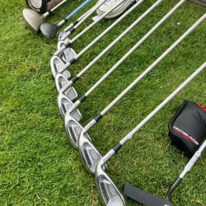 Golf clubs and carry bag 4-S/W plus 5Wood and 22deg highbrid - Image 3