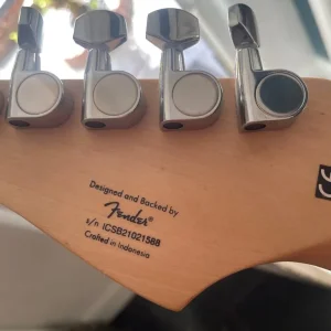 Fender Stratocaster with amp - Image 7