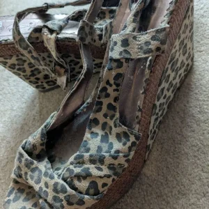 Size 7 Leopard Print Heeled Sandals CASH OR TRANSFER - Image 2