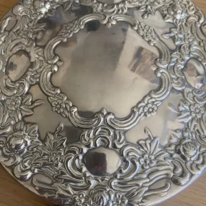 Antique silver plated hand mirror 9 x 5 inches very heavy - Image 4
