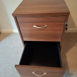 2 Drawer Filling Cabinet with Keys to Lock. - Image 3