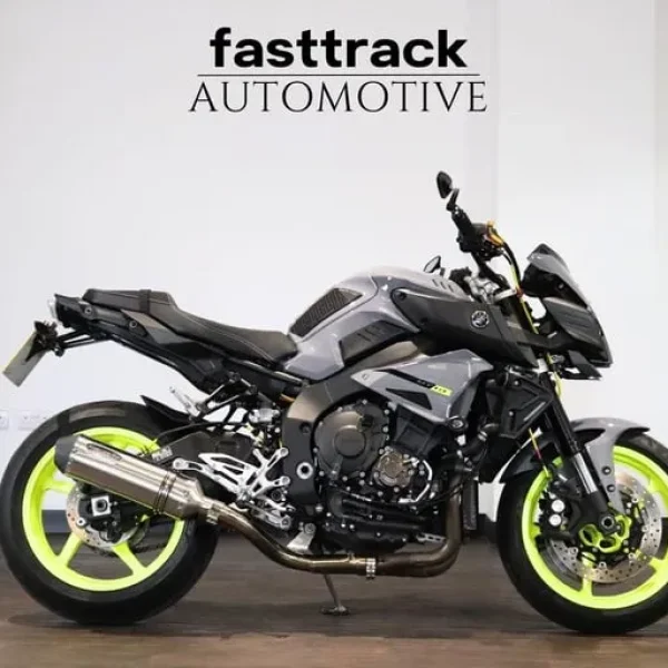 Yamaha MT10 - 2017 - MINT BIKE - FULLY LOADED - FULL SERVICE HISTORY