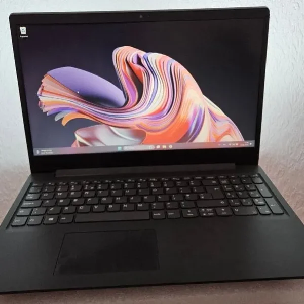 Lenovo V15-ADA Ryzen 5 3500U 12Gb 512Gb SSD 15.6 FHD