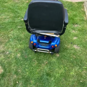Shoprider 8mph mobility scooter in blue - Image 5