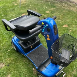 Shoprider 8mph mobility scooter in blue - Image 6