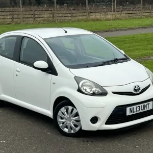 Toyota, AYGO, Hatchback, 2013, Manual, 998 (cc), 5 doors