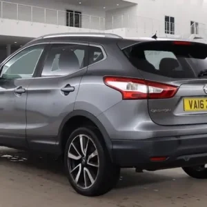 2016 Nissan Qashqai 1.6 dCi Tekna SUV 5dr Diesel XTRON 2WD Euro 6 (s/s) (130 ps) HATCHBACK Diesel... - Image 5