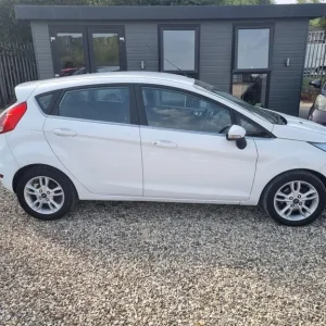 2014 Ford Fiesta 1.0T EcoBoost Zetec Euro 5 (s/s) 5dr HATCHBACK Petrol Manual - Image 7