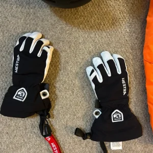 Brilliant unisex ski bundle for kids. - Image 5