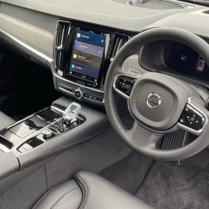 2025 Volvo V90 2.0h T8 18.8kWh Ultra Auto AWD Euro 6 (s/s) 5dr ESTATE Petrol/Electric Hybrid Auto... - Image 4