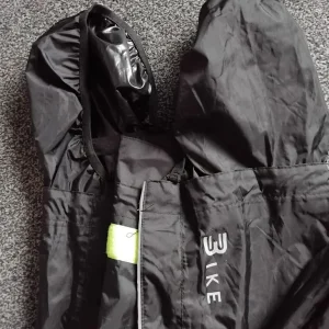 Crivit waterproof trousers size XL new with tags - Image 2