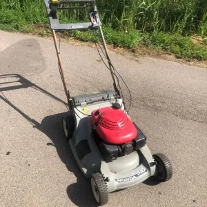 VIKING AND HONDA PETROL LAWN MOWER NO BOXES - Image 2