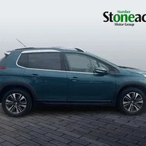 2017 Peugeot 2008 1.2 PureTech Allure SUV 5dr Petrol Manual Euro 6 (82 ps) HATCHBACK Petrol Manual - Image 2