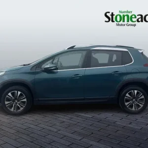 2017 Peugeot 2008 1.2 PureTech Allure SUV 5dr Petrol Manual Euro 6 (82 ps) HATCHBACK Petrol Manual - Image 6