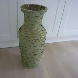 Large floor standing green wicker vase approx 2ft tall - Image 2