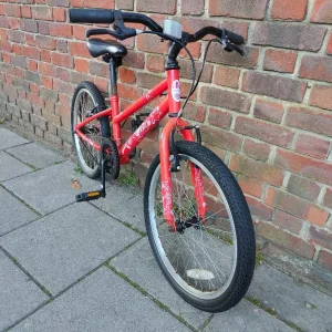 20" Apollo Envy 1-speed Steel Kids Bike – Pink, for ages 6-9 - Image 5