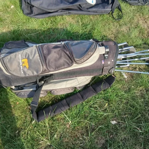 made in scotland clubs 3 4 5 6 7 8 9. .. 2 putters .... 1 sand wedge. 1 ...1/3 golden bear bag