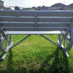 Garden benches. - Image 3