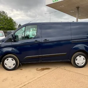 2020 Ford Transit Custom 2.0 320 EcoBlue Trend Panel Van 5dr Diesel Manual L1 H1 Euro 6 (s/s) (10... - Image 5