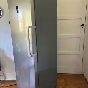 Kenwood freezer KTF60X15 260 ltr Tall Upright Frost Free Nearly New Freeze - Image 2