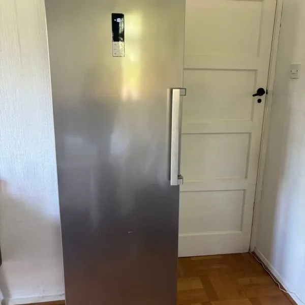 Kenwood freezer KTF60X15 260 ltr Tall Upright Frost Free Nearly New Freeze