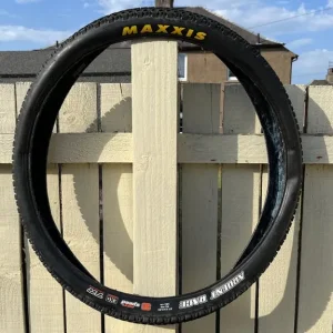 Maxxis tyres x2