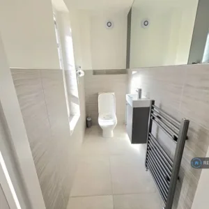 4 bedroom house in St Lawrence Place, Sunderland, SR3 (4 bed) (#1894891) - Image 2