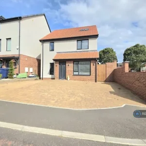 4 bedroom house in St Lawrence Place, Sunderland, SR3 (4 bed) (#1894891)