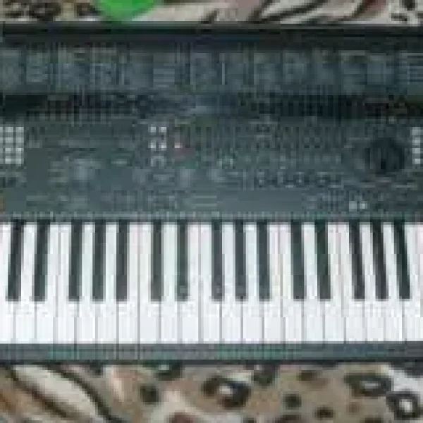 Yamaha SQ16 keyboard / sequencer