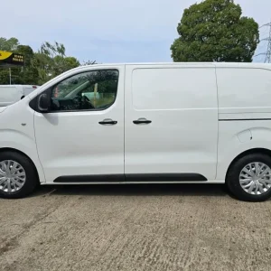 2019 Peugeot Expert 1000 1.6 BlueHDi 115 Professional Van (NO VAT) PANEL VAN Diesel Manual - Image 4
