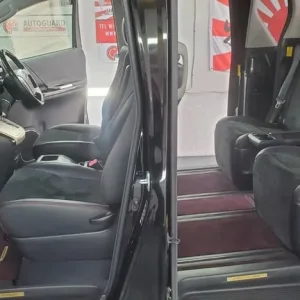 Toyota vellfire golden eyes 2.4 auto fresh japanese import 7 seats 45k miles - Image 7