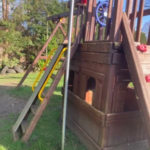 Wooden climbing frame with slide, swing and playhouse - Image 5