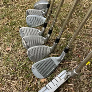 HALF SET OF GOLF CLUBS & TITLEIST PENCIL BAG - Image 3